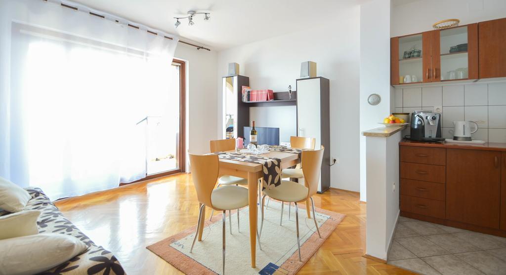 Apartment Natasa Novi Vinodolski Cameră foto